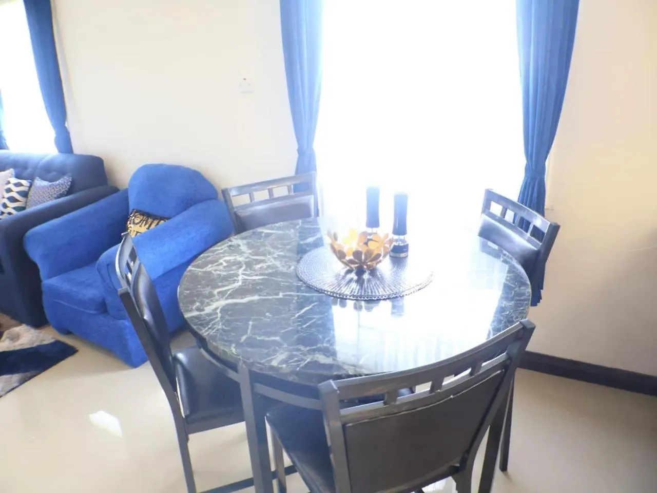 Harbour Oasis Retreat - Charming 2 Bedroom House Old Harbour