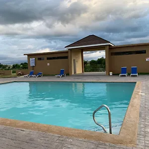  Holiday home Bellarose Manor